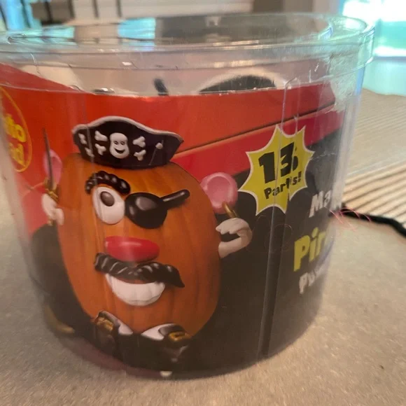 Mr. Potato Head Make a Pirate Pumpkin - Picture 1 of 4